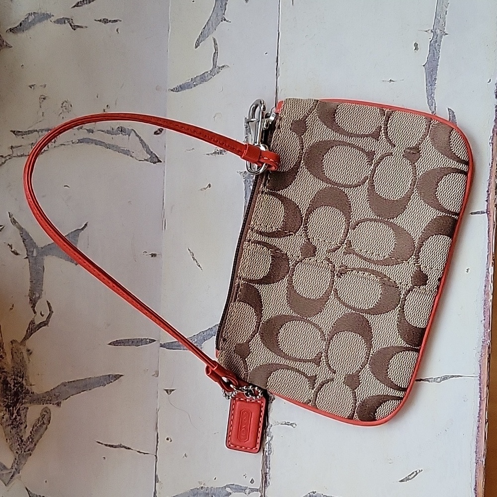 Coach wristlet - Picture 6 of 6